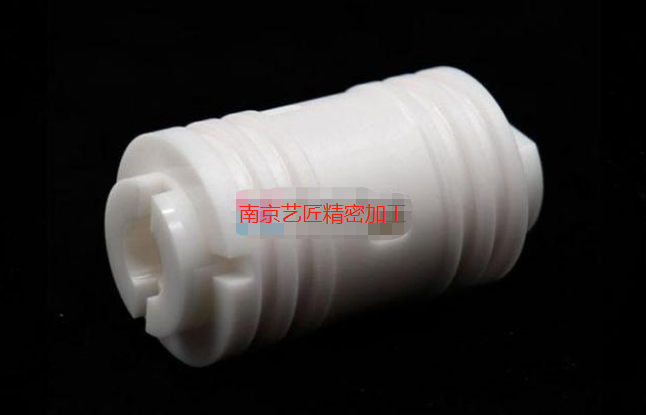 <strong>高溫精密陶瓷：光纖激光切割技術性逐漸（jiàn）取代傳（chuán）統式（shì）的CNC機（jī）械加工製造</strong>