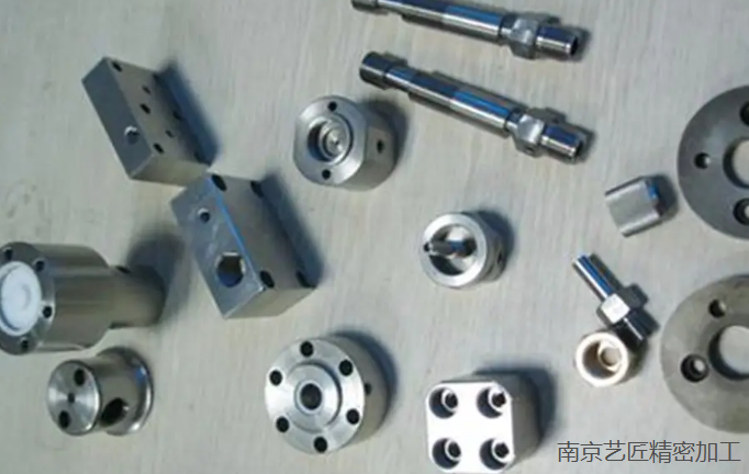 <strong>鋁合金精密模鍛加工順序:坯料（liào）準備、坯料加熱、精（jīng）鍛工藝及壓下量、工藝間整理、潤滑</strong>