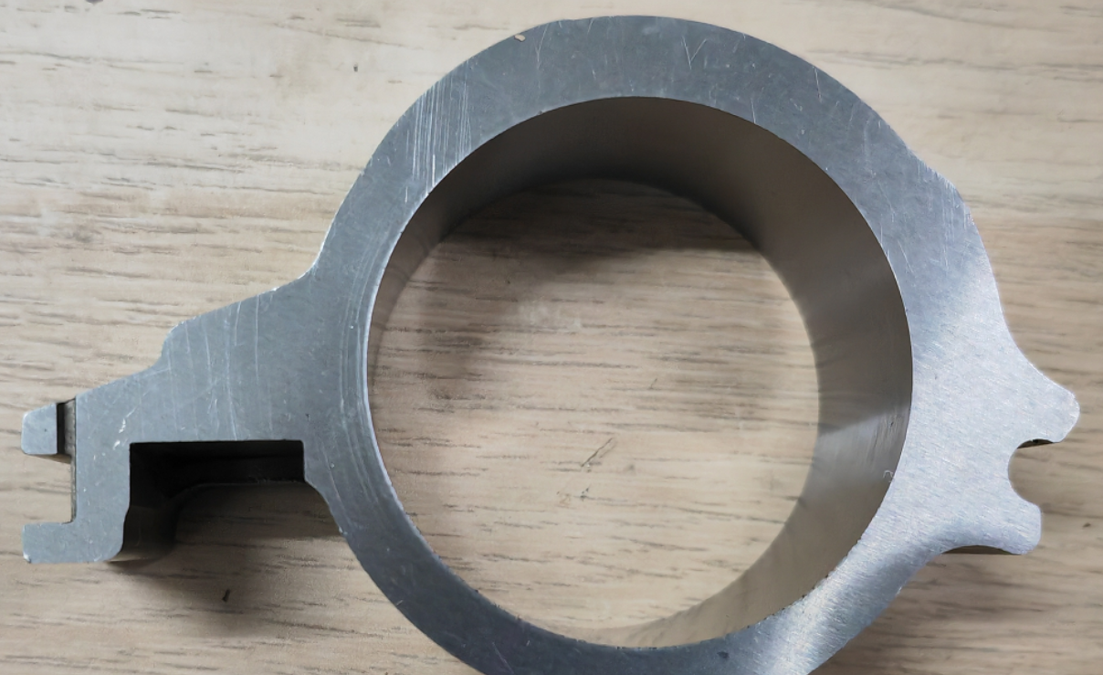 揭秘指(zhǐ)壓卡盤:精密零件壓端麵(miàn)夾緊技術的內孔加工革命 揭秘指壓(yā)卡盤:精密零件壓端麵夾緊技術的內孔加工革命